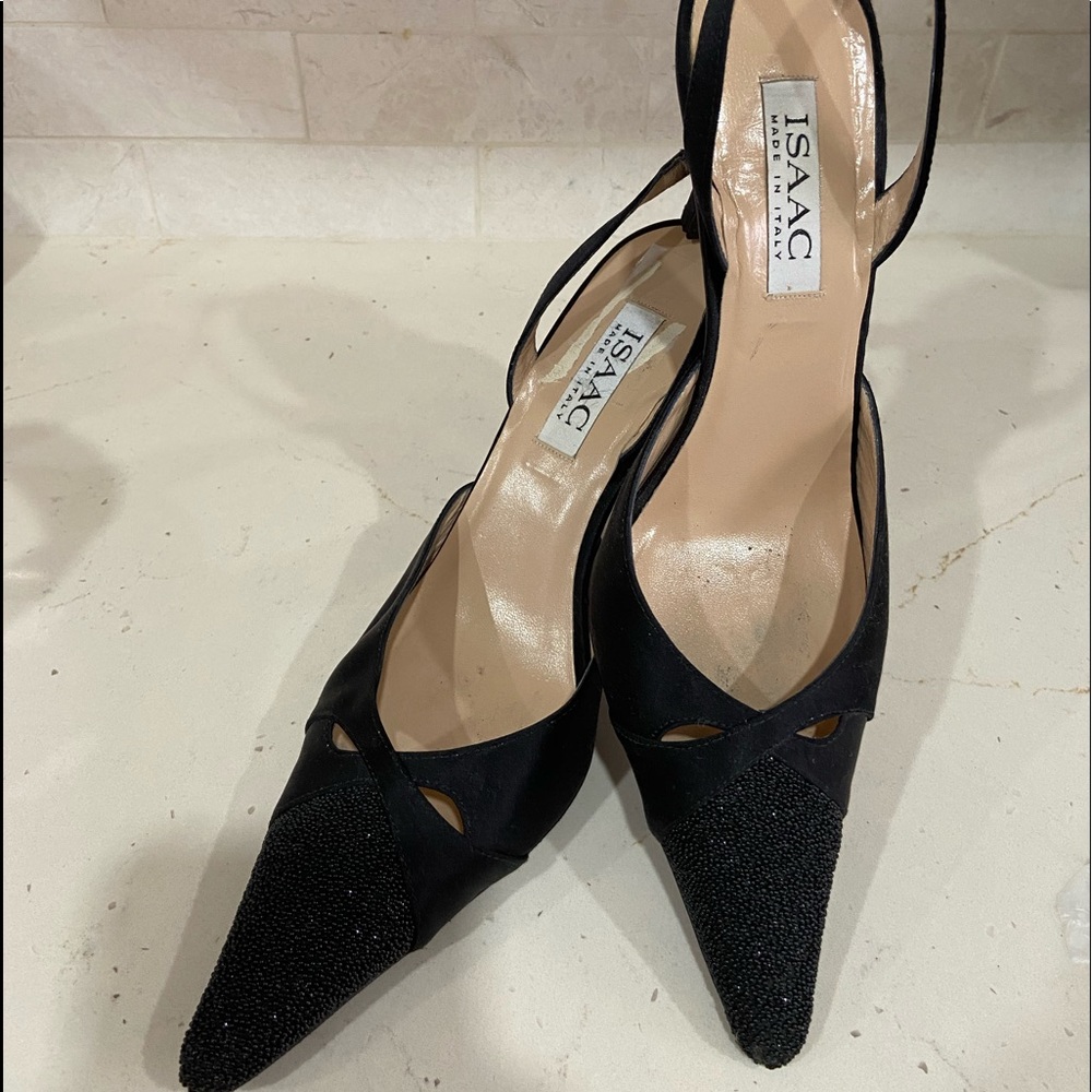 Isaac Mizrahi black satin evening pumps